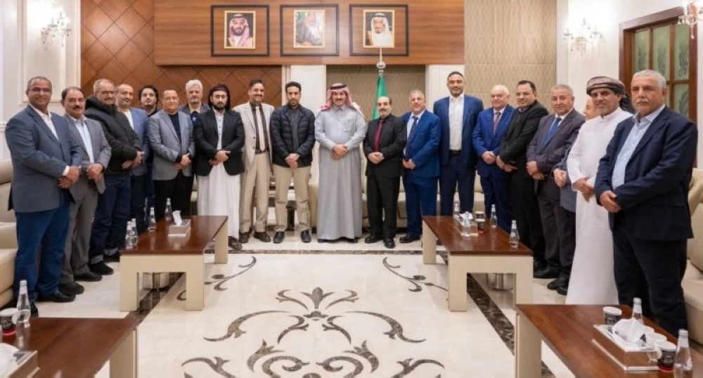 القيادات الجنوبية مع السفير السعودي