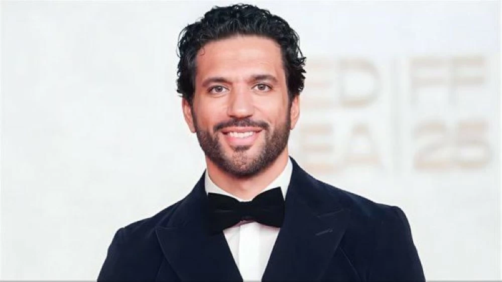 حسن الرداد يهاجم صفحات السوشيال ميديا ويحذر جمهوره