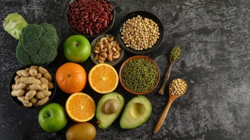 15 طعاماً غنياً بالألياف تحمي أمعاءك وتقيك من الأمراض المزمنة