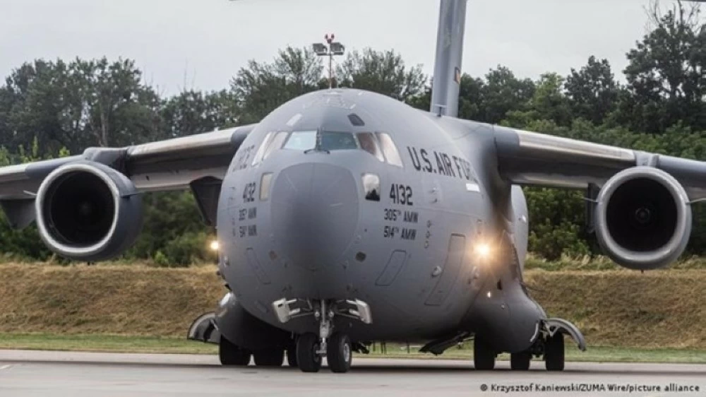 عاجل | أمريكا تدفع بطائرات عسكرية إلى غرينلاند. للاطلاع على 