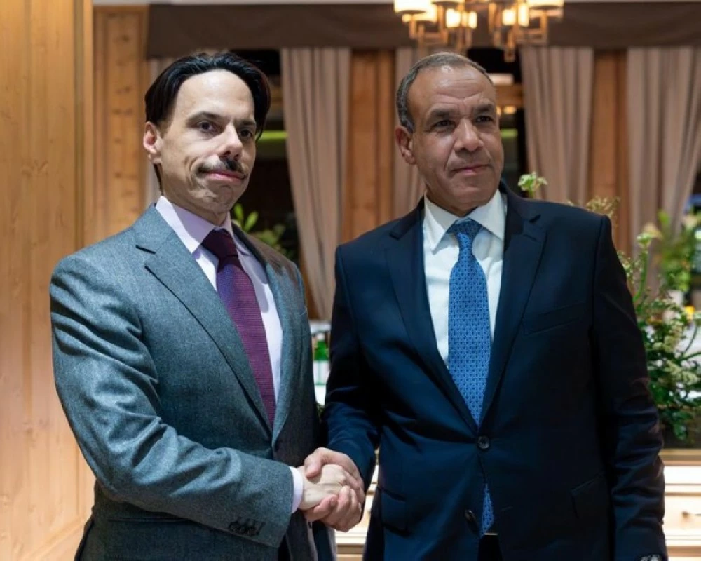 الأمير فيصل بن فرحان ووزير خارجية مصر.