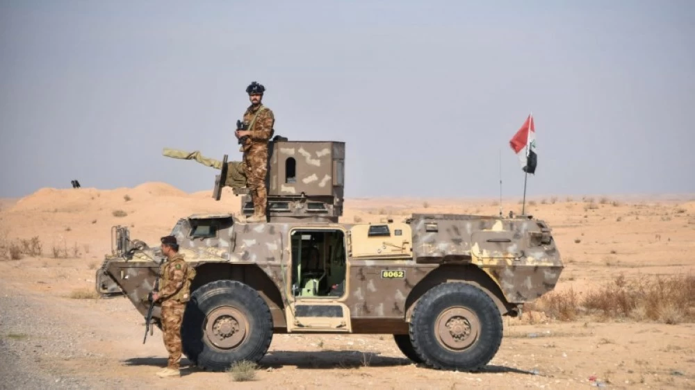 الجيش العراقي على الحدود بين بلاده وسورية