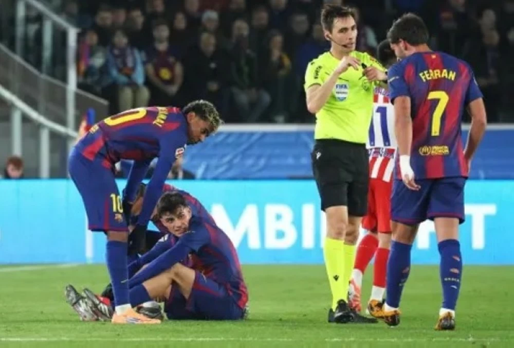 إصابة بيدري أمام سلافيا براغ.