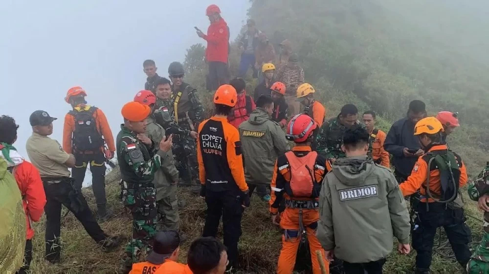 عاجل | تحطم طائرة إندونيسية يودي بحياة 10 أشخاص. للاطلاع على 