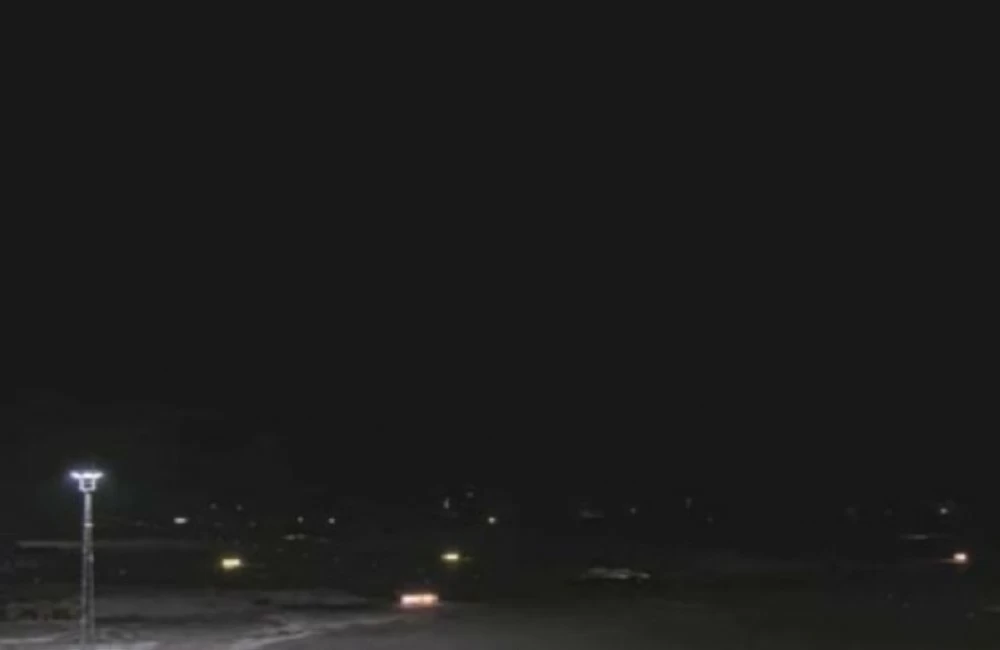 المزوّد المحلي للكهرباء، قال أن سبب الانقطاع يعود إلى «حادث».