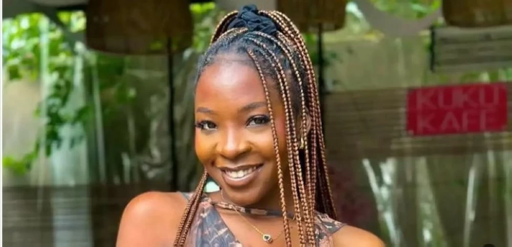 المغنية النيجيرية.