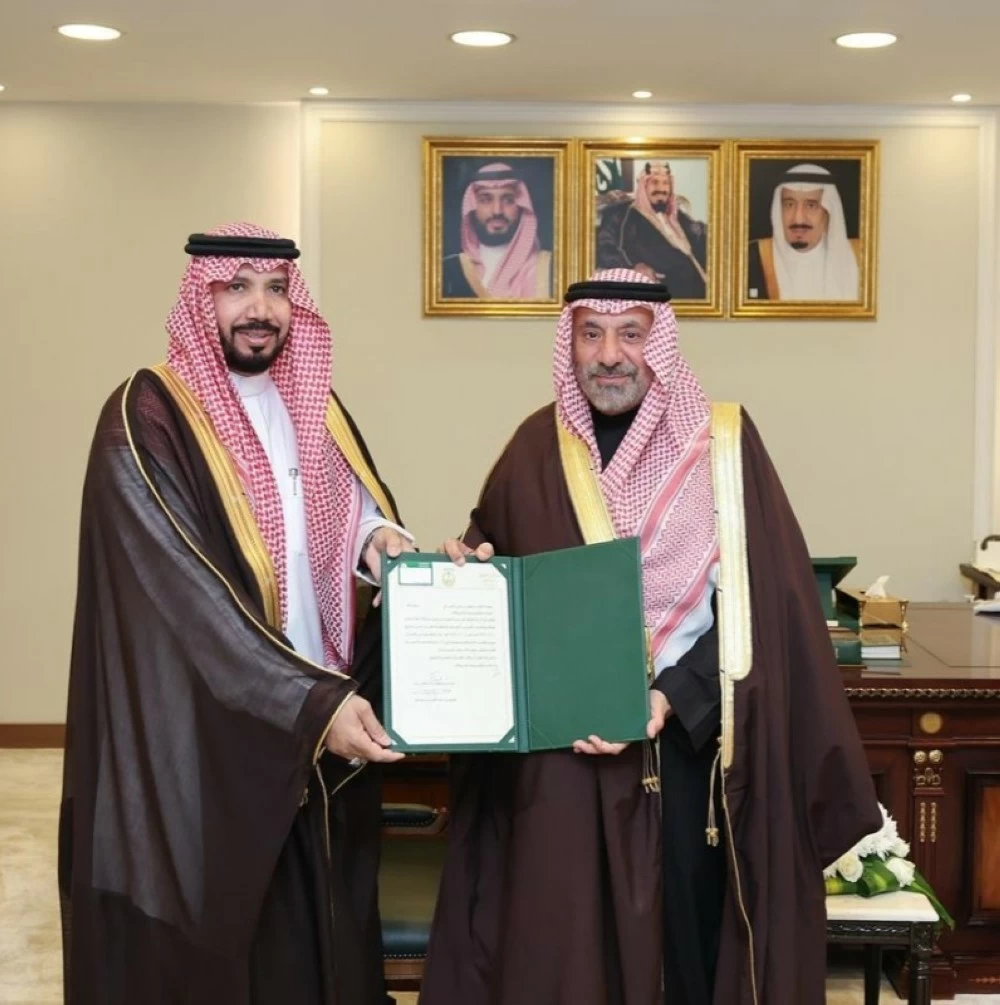 أمير نجران يُكرِّم قائد حرس الحدود بالمنطقة سابقاً