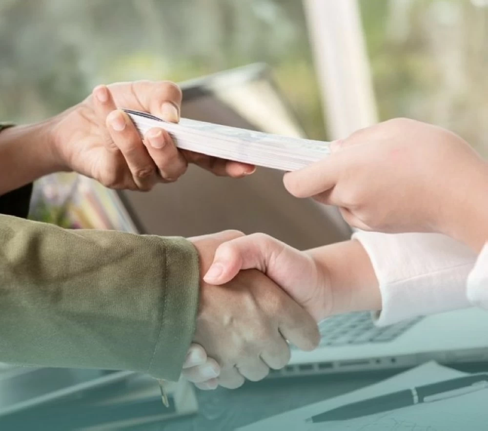 عقوبات صارمة ضد المتسترين
