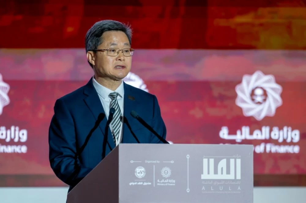 وزير المالية الصيني: اقتصادنا دعم النمو العالمي 30%. للاطلاع على 