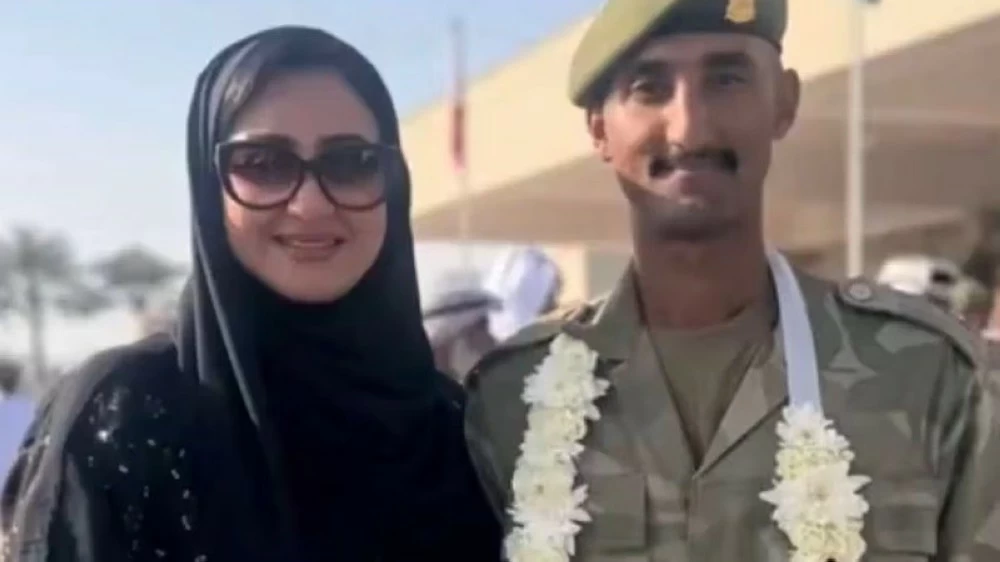 دموع الفرح.. هيفاء حسين تنهار أثناء تخرج ابنها «العسكري». للاطلاع على 