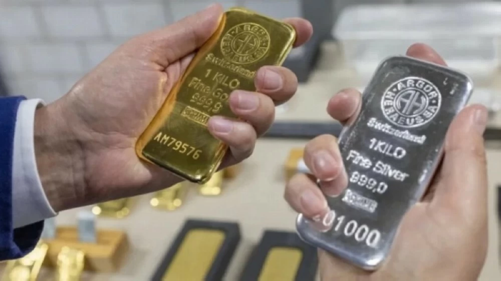 أوقية الذهب فوق 5,038 دولاراً.. والفضة تصعد 1%. للاطلاع على 