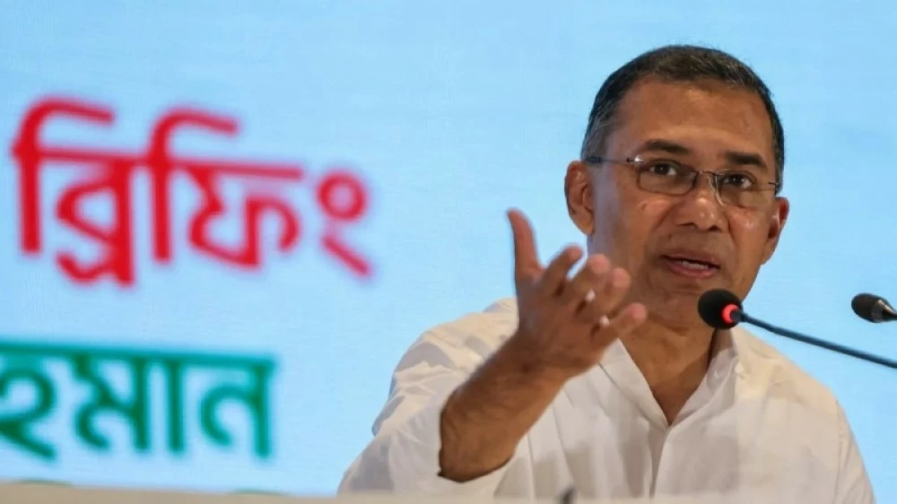 طارق رحمن يؤدي اليمين الدستورية رئيساً لوزراء بنغلاديش. للاطلاع على 