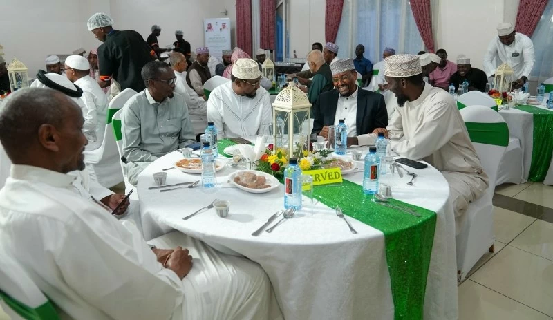 «الشؤون الإسلامية» تنظّم مأدبة إفطار للصائمين بالعاصمة الكينية نيروبي