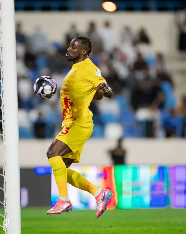 القادسية يقسو على الأخدود بالـ 4