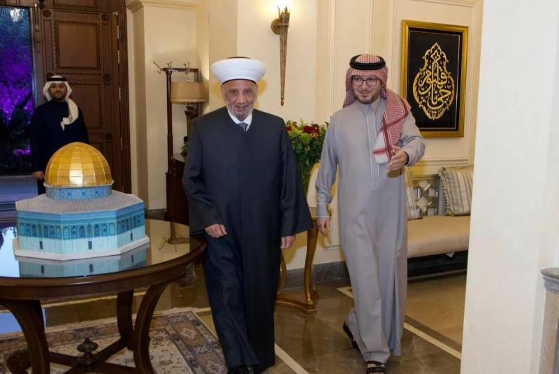 السفير بخاري والمفتي دريان