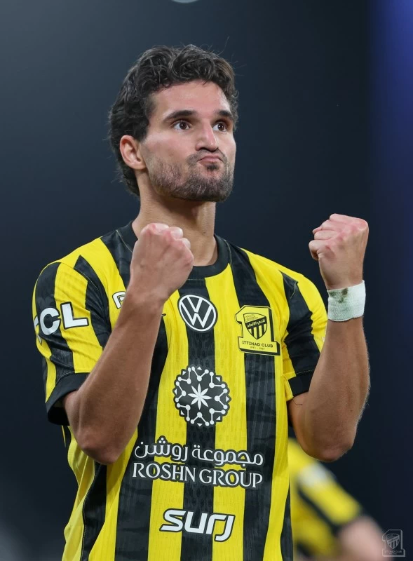 عوار: شعور غريب أصابني عندما واجهت بنزيما