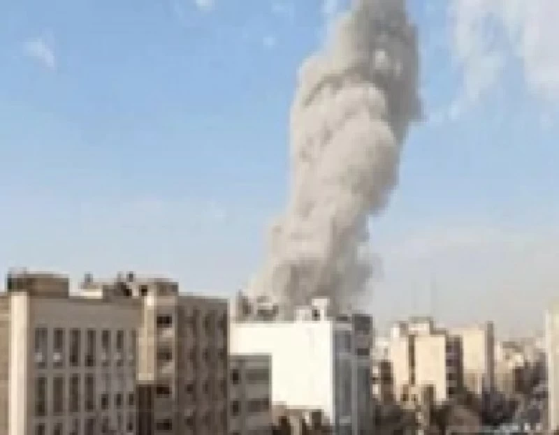 من الضربات داخل طهران إلى انفجارات في الخليج.. تصعيد غير مسبوق يهز المنطقة