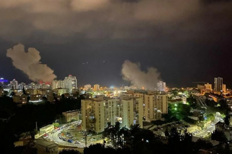 صورة متداولة لآثار  القصف على مدينة حيفا .