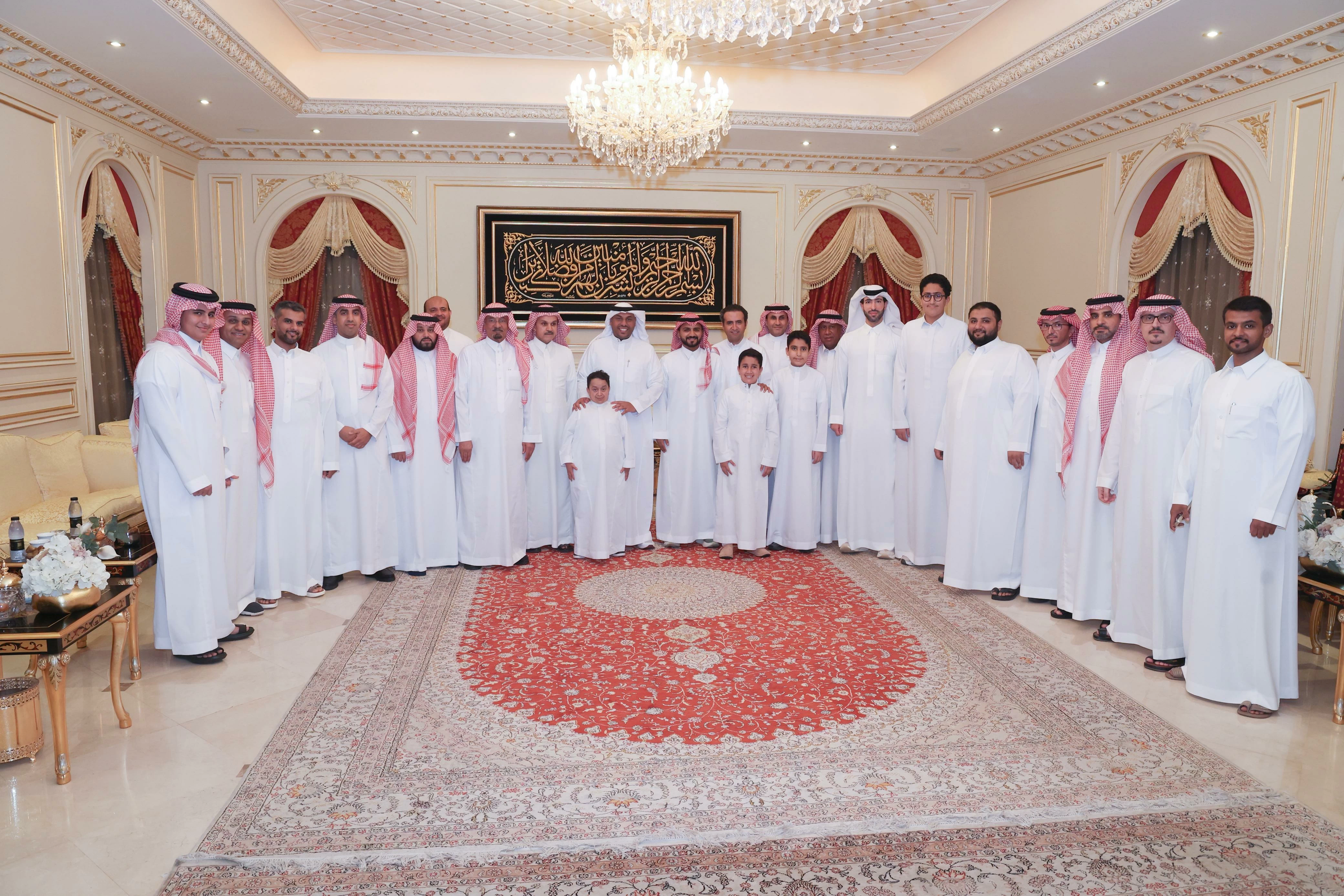 العبد اللطيف يستضيف الزهراني على مائدة إفطار رمضانية