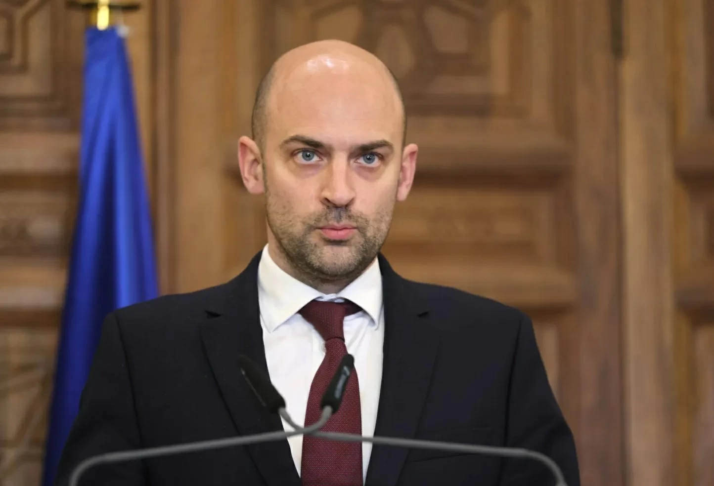 وزير خارجية فرنسا.