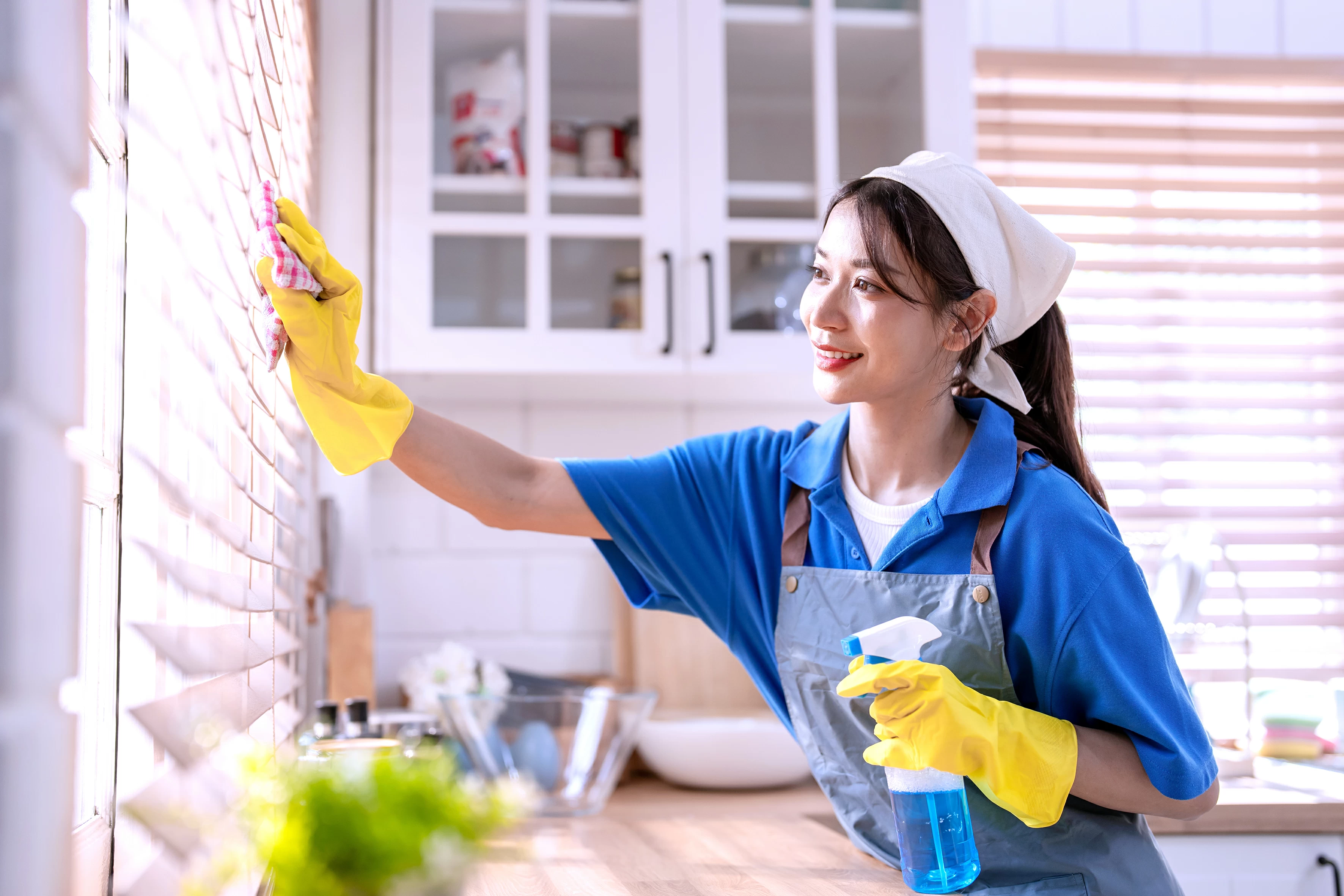 لا تشغيل للعامل المنزلي أكثر من 10 ساعات.. و أجر إضافي عن كل ساعة زائدة