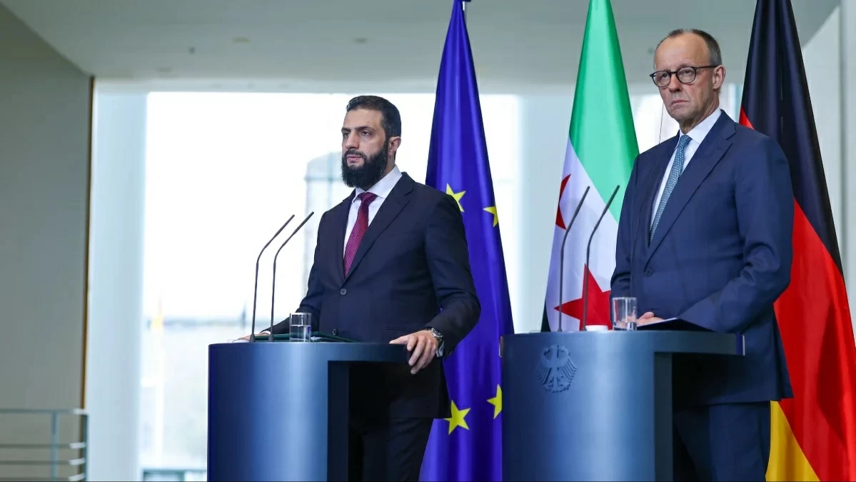 اختار لغة الصمت.. الشرع يبعث رسالة سياسية بتجاهل صحفي إسرائيلي 