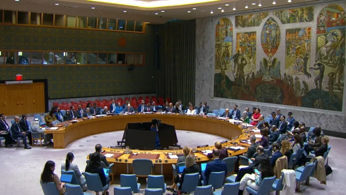 عاجل | لماذا أرجأ مجلس الأمن التصويت على استخدام القوة لحماية مضيق هرمز؟. للاطلاع على 