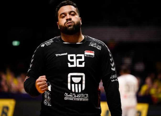 حارس منتخب مصر يدعم «يد الأهلي»