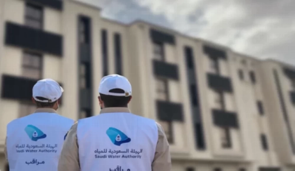 إقرار تعديلات جديدة لخدمات المياه والصرف الصحي: القطاع السكني حتى مساحة 675 مترًا مربعًا (3000 ريال)، وللصرف الصحي (5000 ريال).. القطاع غير السكني تبدأ من (15000 ريال) لخدمة المياه و(20000 ريال) للصرف الصحي للمساحات الصغيرة.. القطاع الحكومي رسوم توصيل المياه من (15000 ريال) والصرف الصحي من (20000 ريال) 