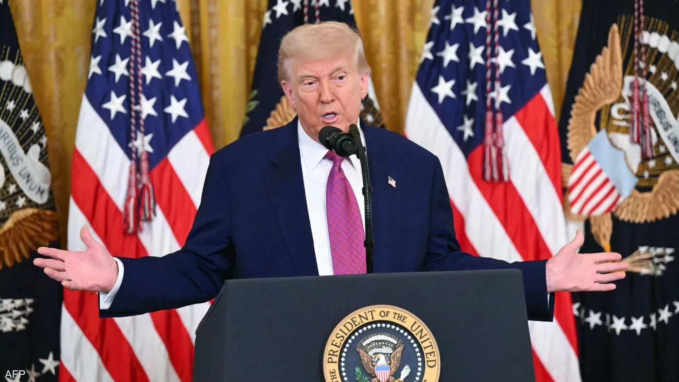 عاجل | ترمب يعد بملاحقة صحفي ومصادره في "قضية إف-15". للاطلاع على 