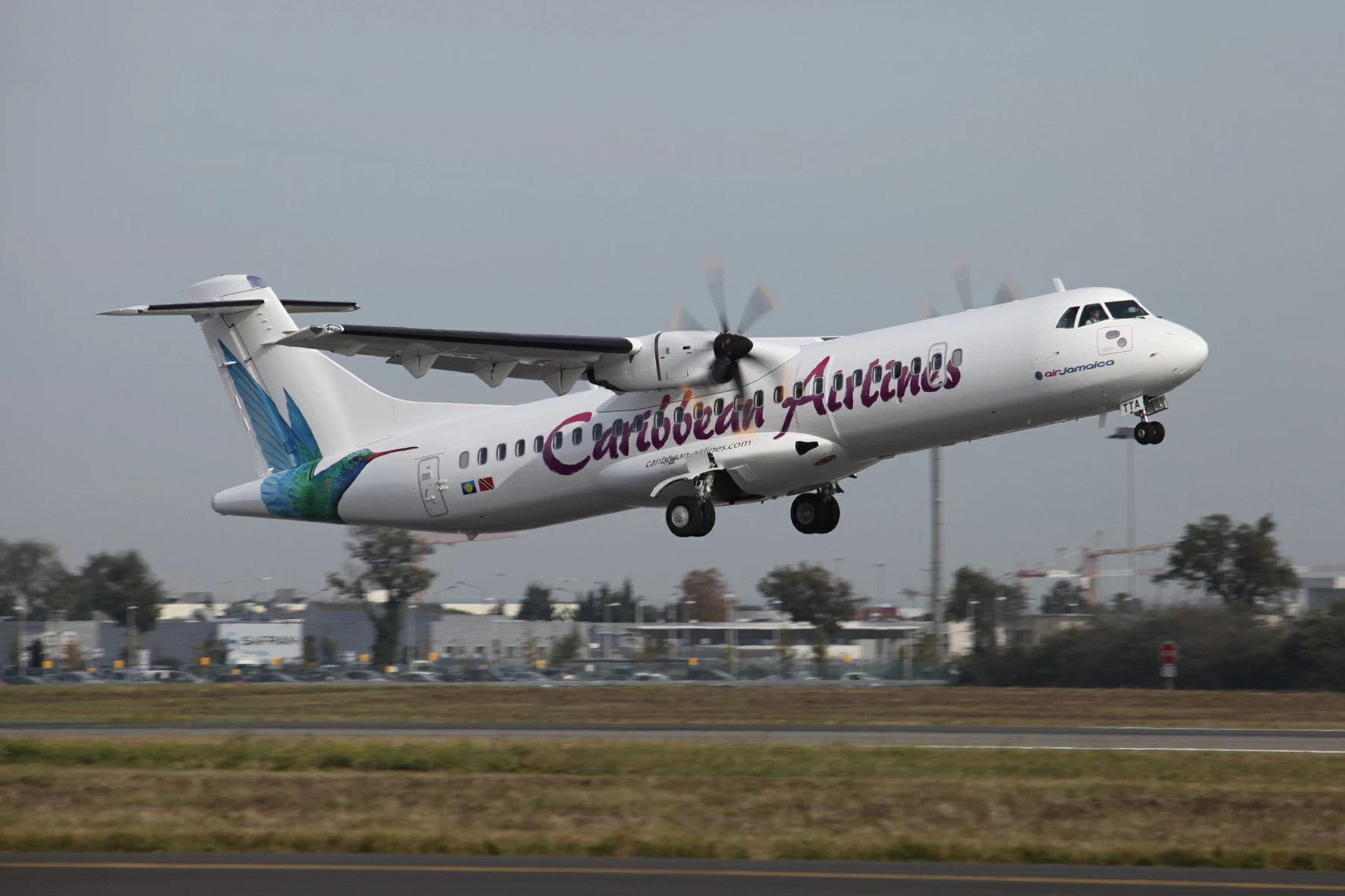 «راكب سري» يفاجئ ركاب بوينغ 737 قبل دقائق من الهبوط! للاطلاع على 