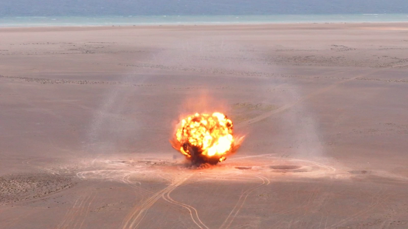 الألغام التي جرى تجميعها من مختلف القرى والطرق اليمنية في باب المندب.