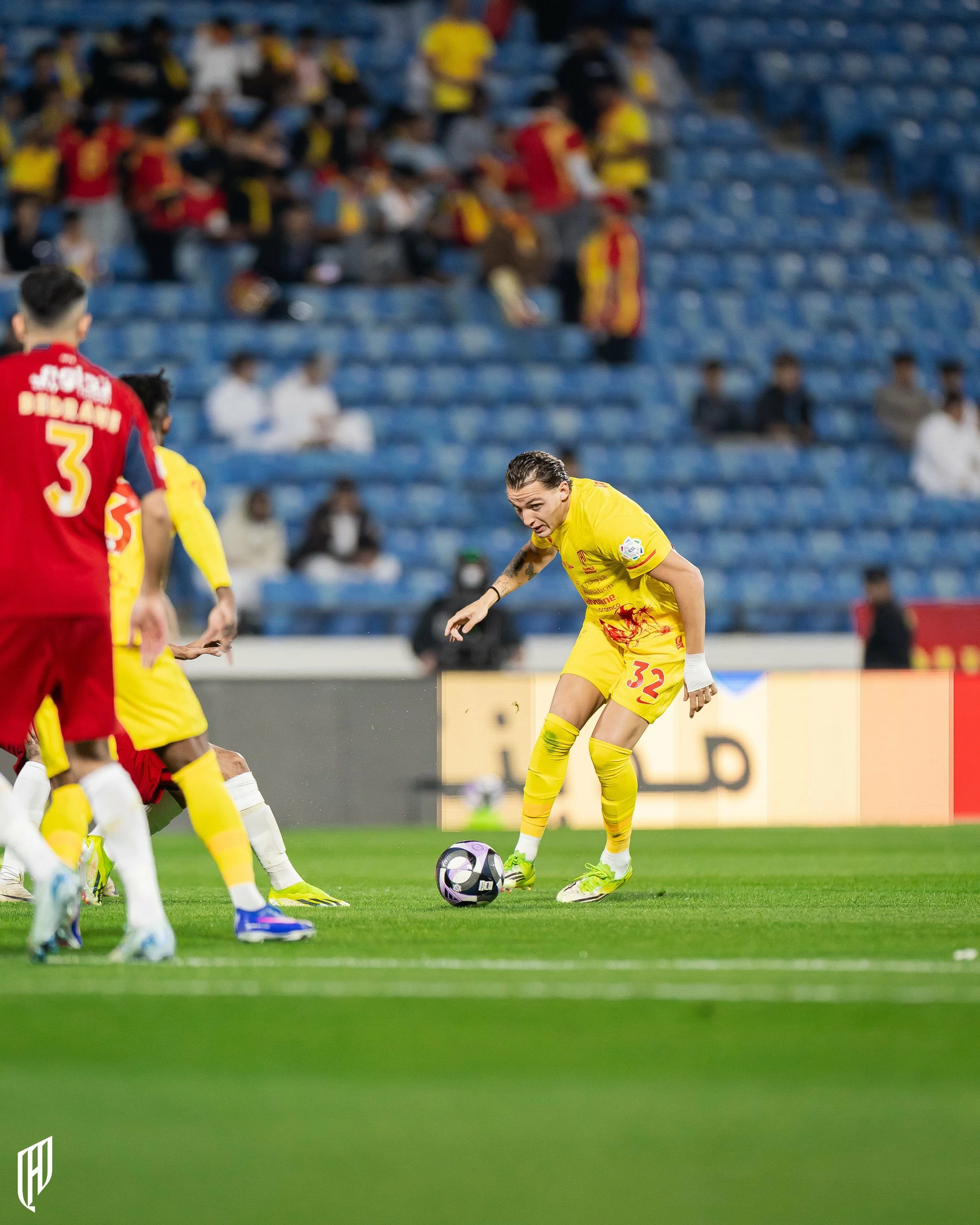 القادسية ينزف في عسير