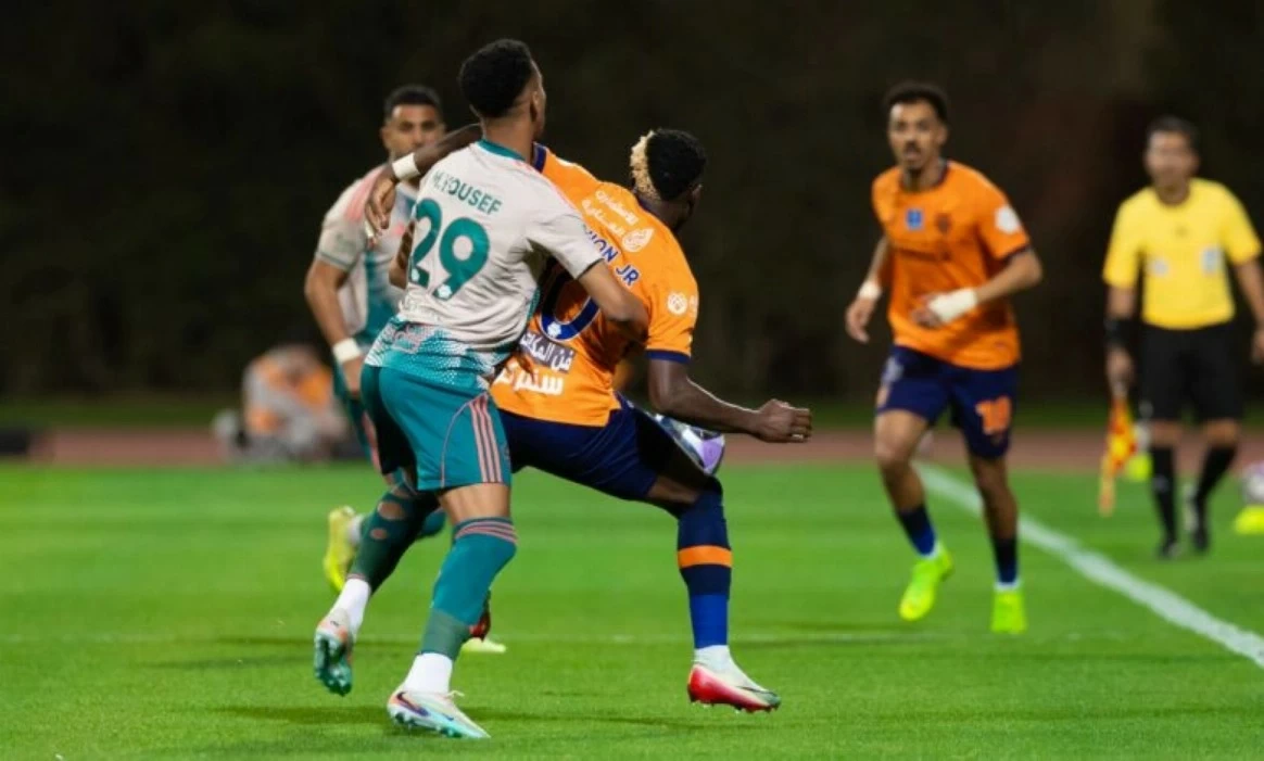 مباراة الفيحاء والأهلي.