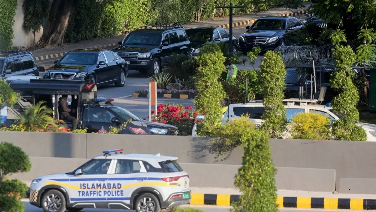 الوفد الأمريكي يغادر مقر المفاوضات في إسلام آباد.