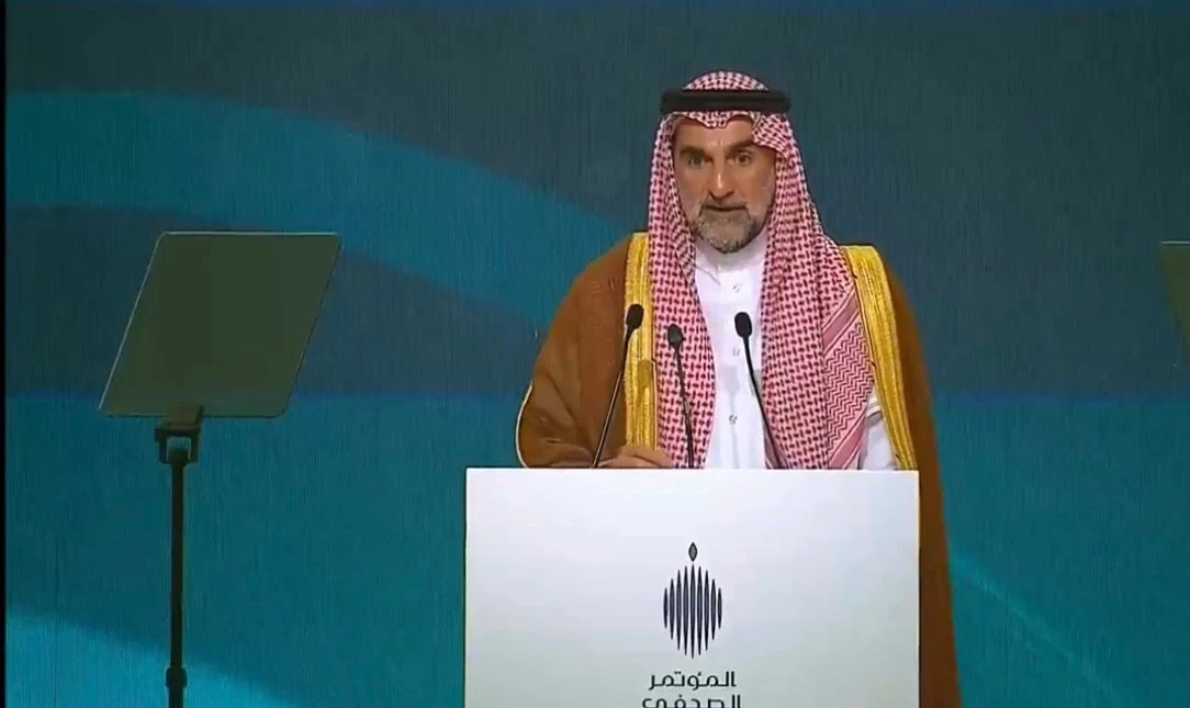 محافظ صندوق الاستثمارات العامة ياسر الرميان خلال المؤتمر الصحفي.