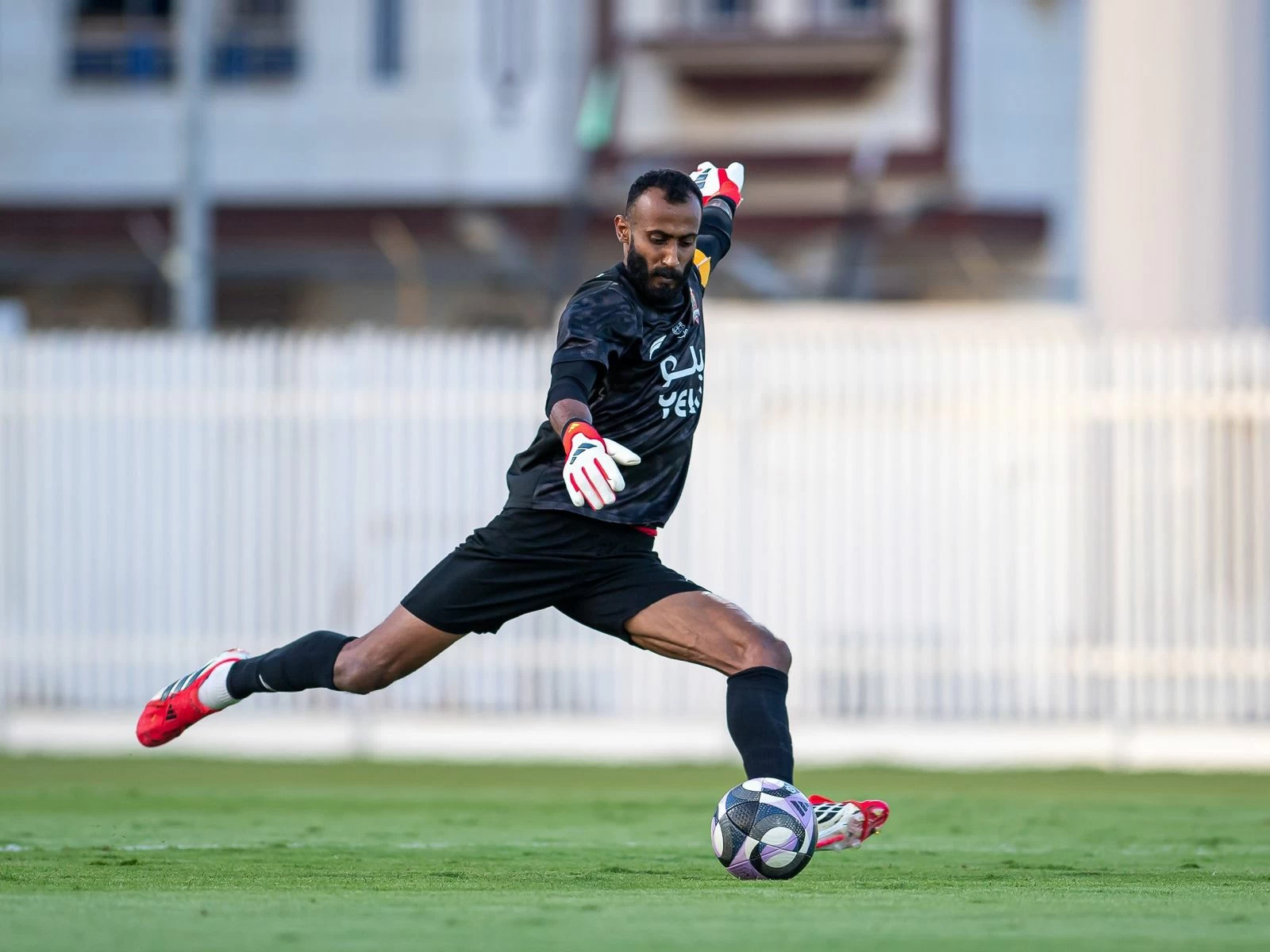 الوحدة يفقد خدمات العويشير أمام الجبيل