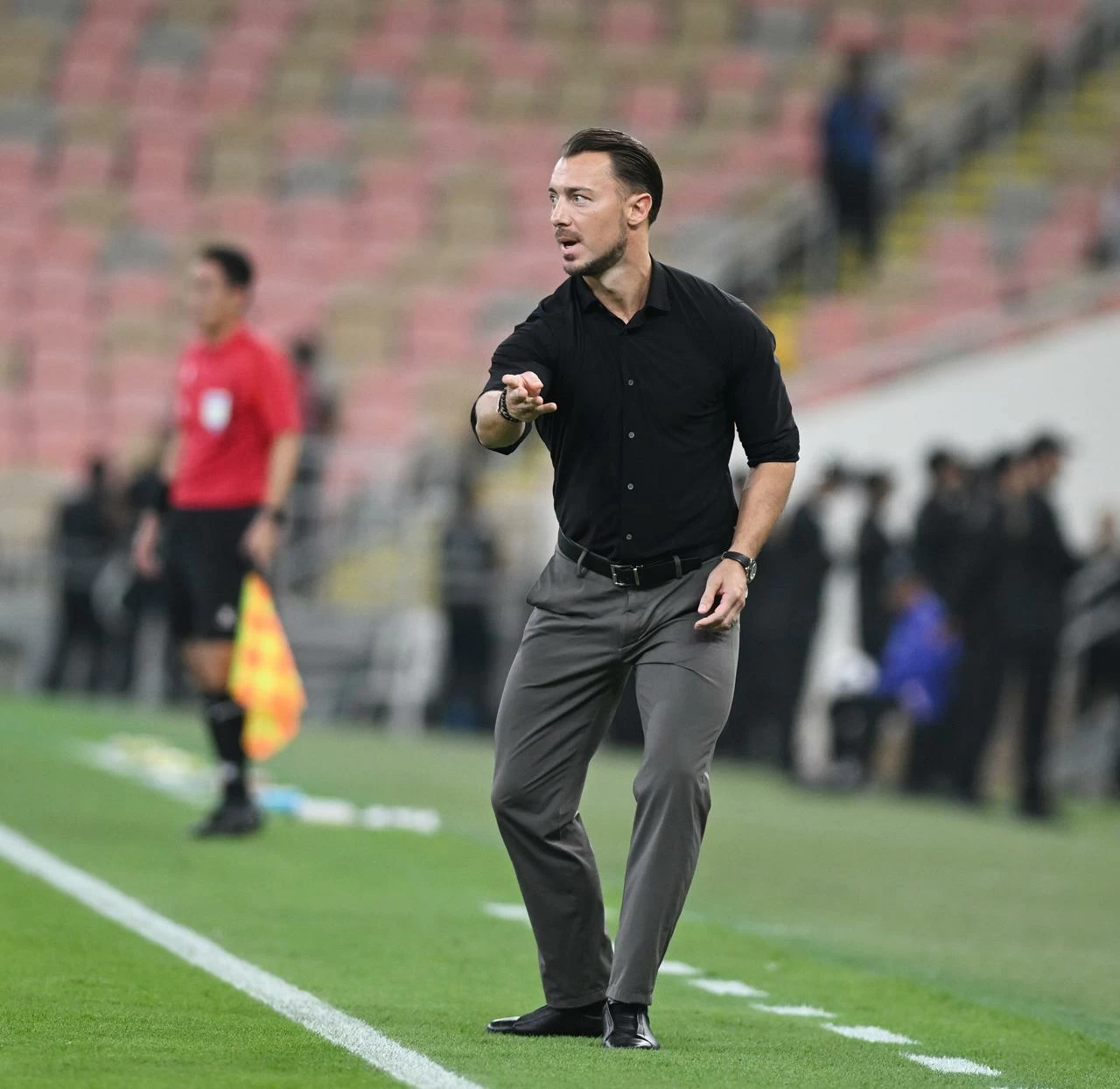 من «المندي» إلى «ميندي».. يايسله يطبخ الإجابة بذكاء ويقدّم درساً في القيادة