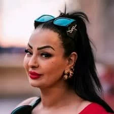 «حفل زفاف» يسجن مغنية جزائرية. للاطلاع على 