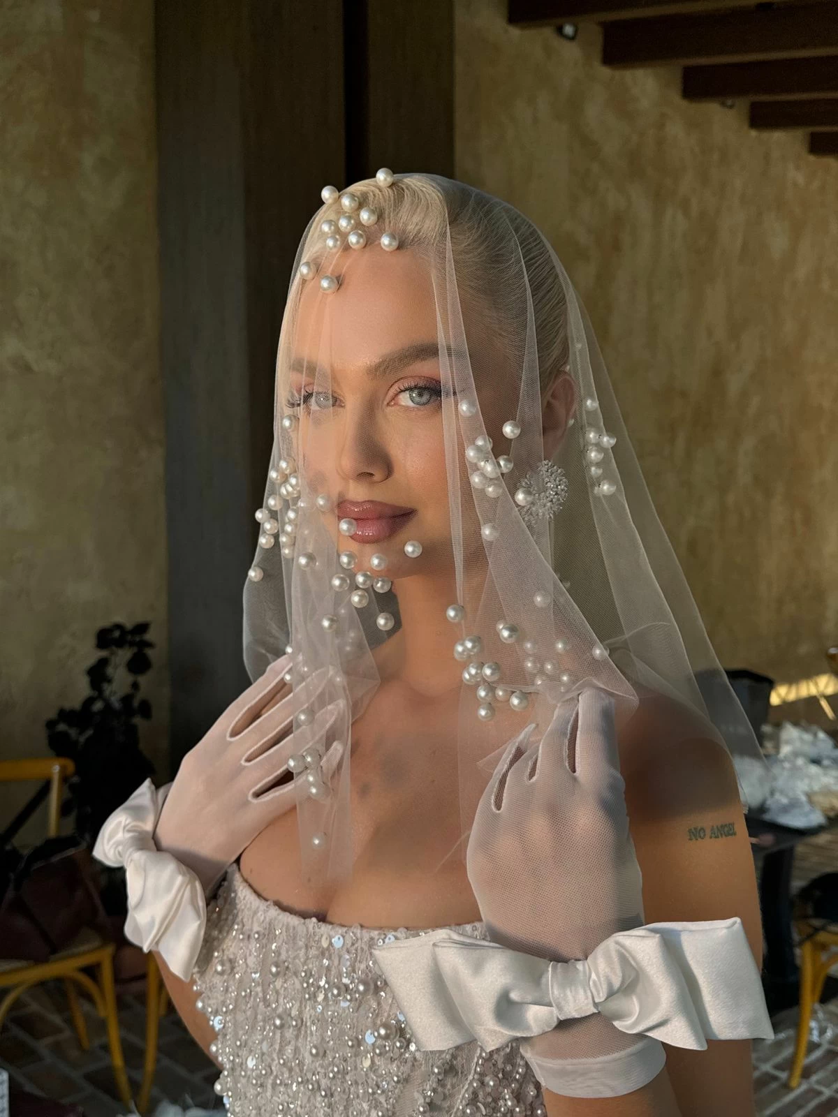 اللؤلؤ في إطلالة عروس 2026 عودة الرقي بصيغة معاصرة