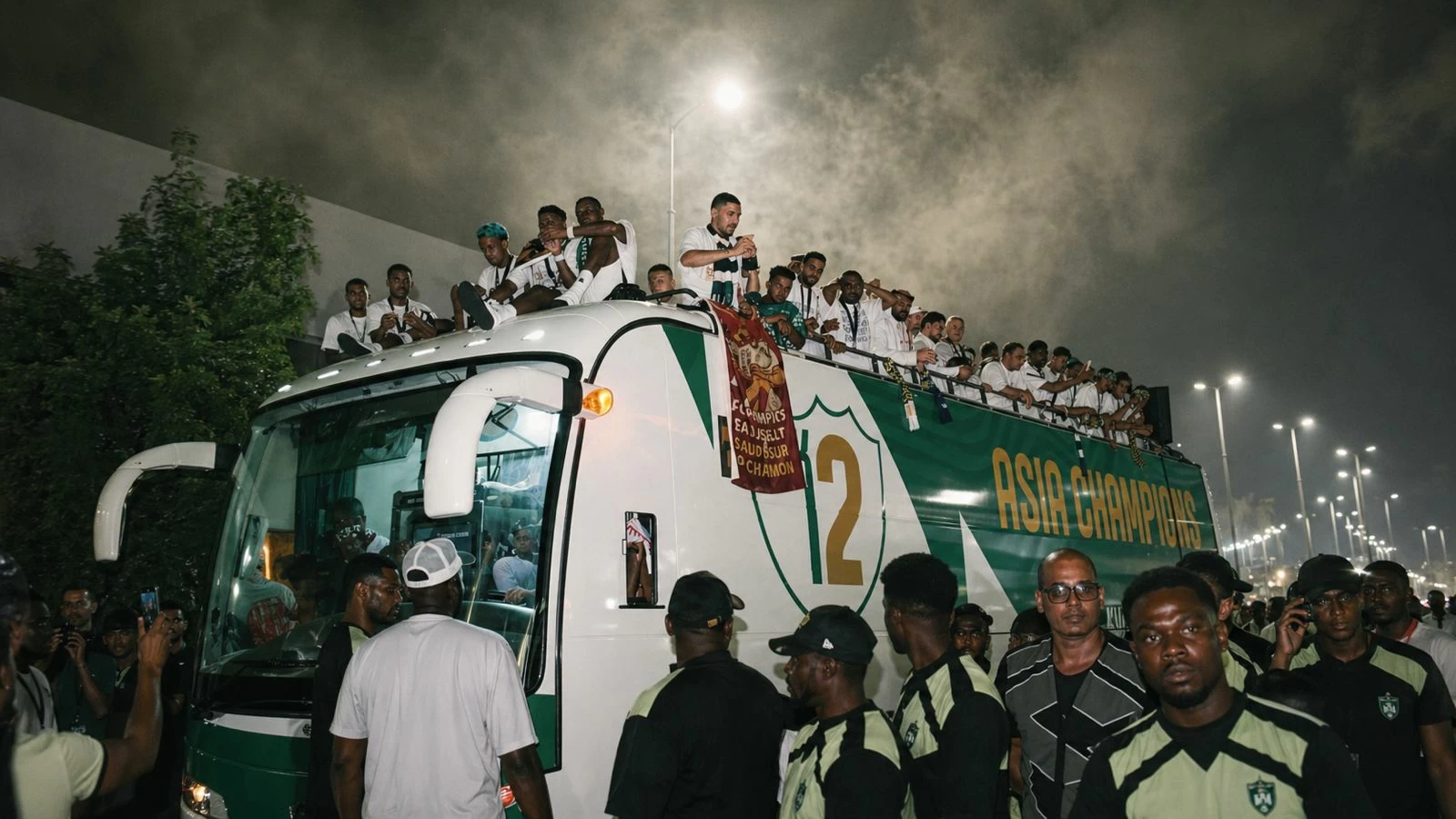 نجوم بطل نخبة آسيا في مسيرة حافلة مع الجماهير الأهلاوية على ساحل عروس البحر الأحمر فجر اليوم ( الأحد).