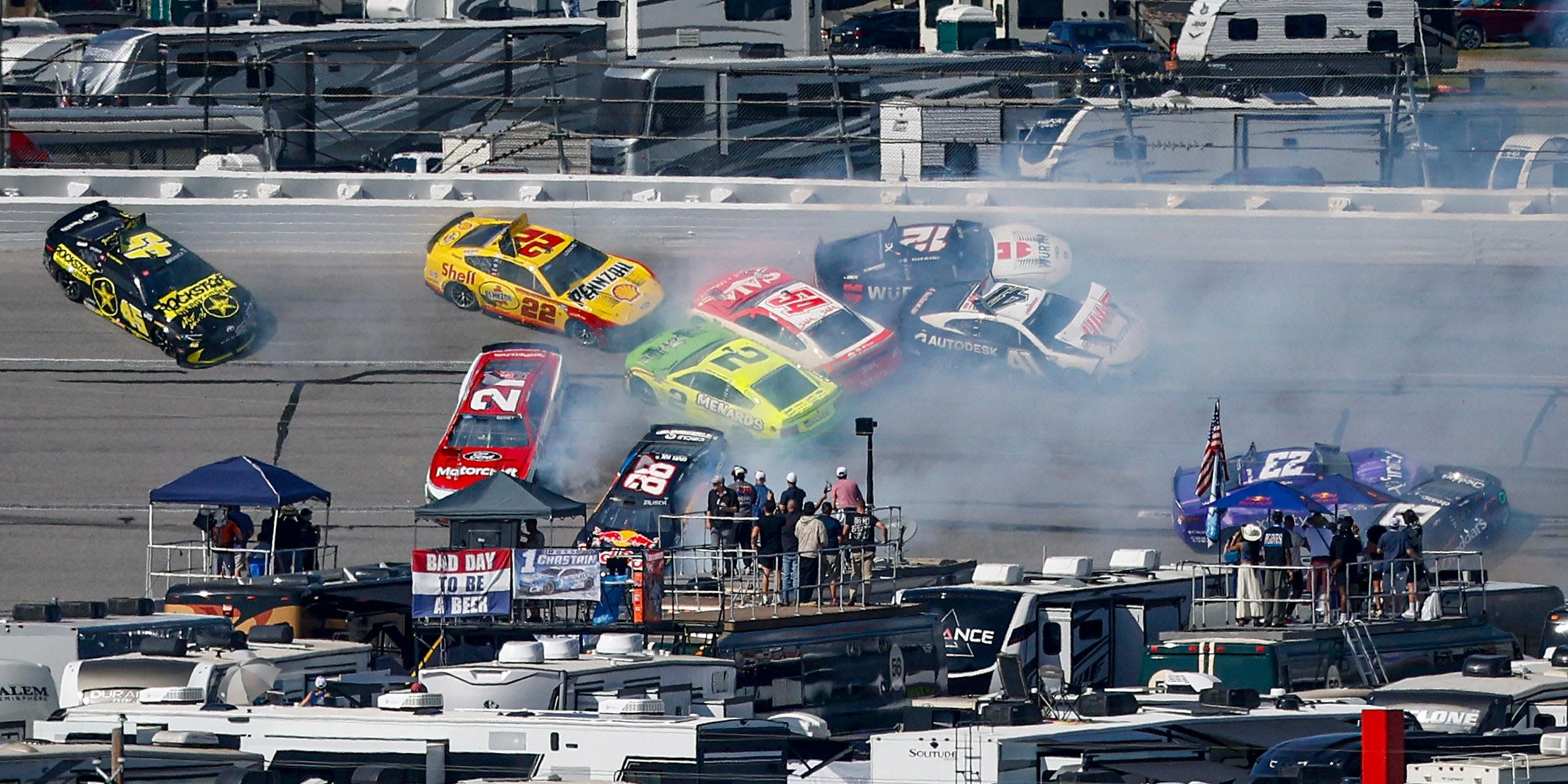 «الحادث الكبير» يهز سباق ناسكار