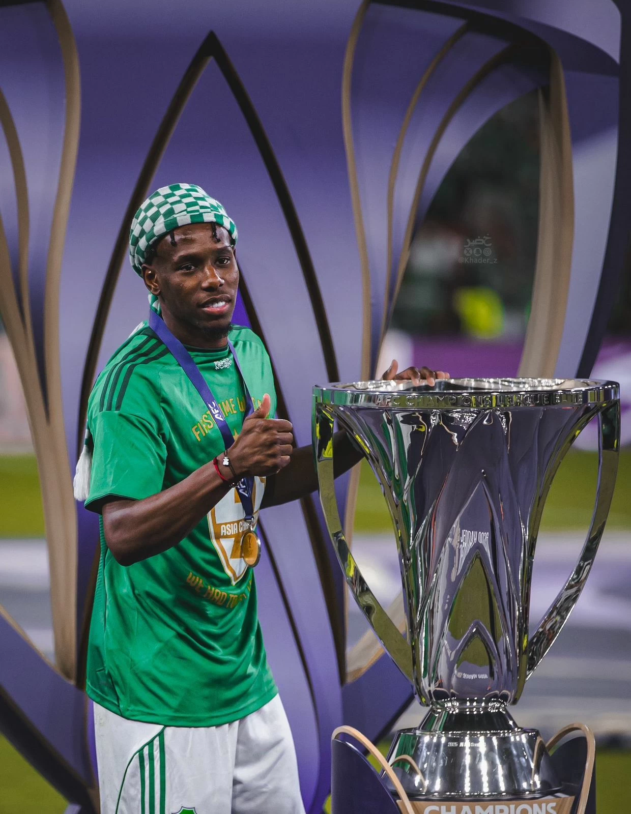 إيبانيز يدعم هوساوي برسالة مؤثرة: «ارفع رأسك.. أنت أهلاوي»