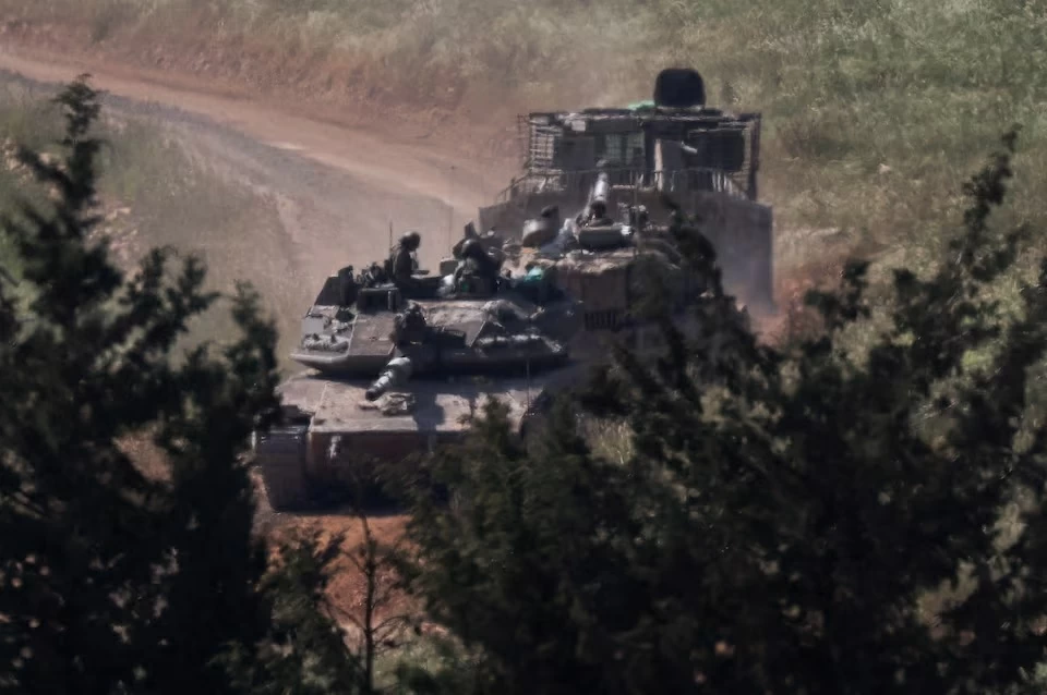 دبابات إسرائيلية خلال عملية في جنوب لبنان