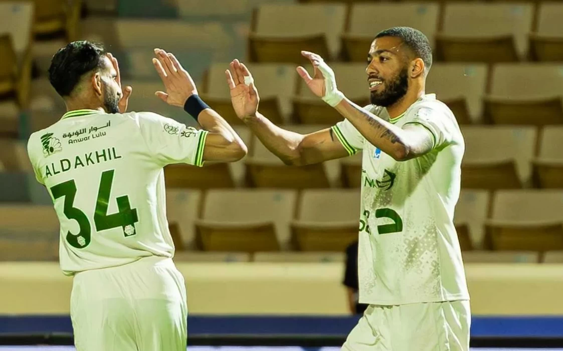 نيوم والحزم.. «حبايب»