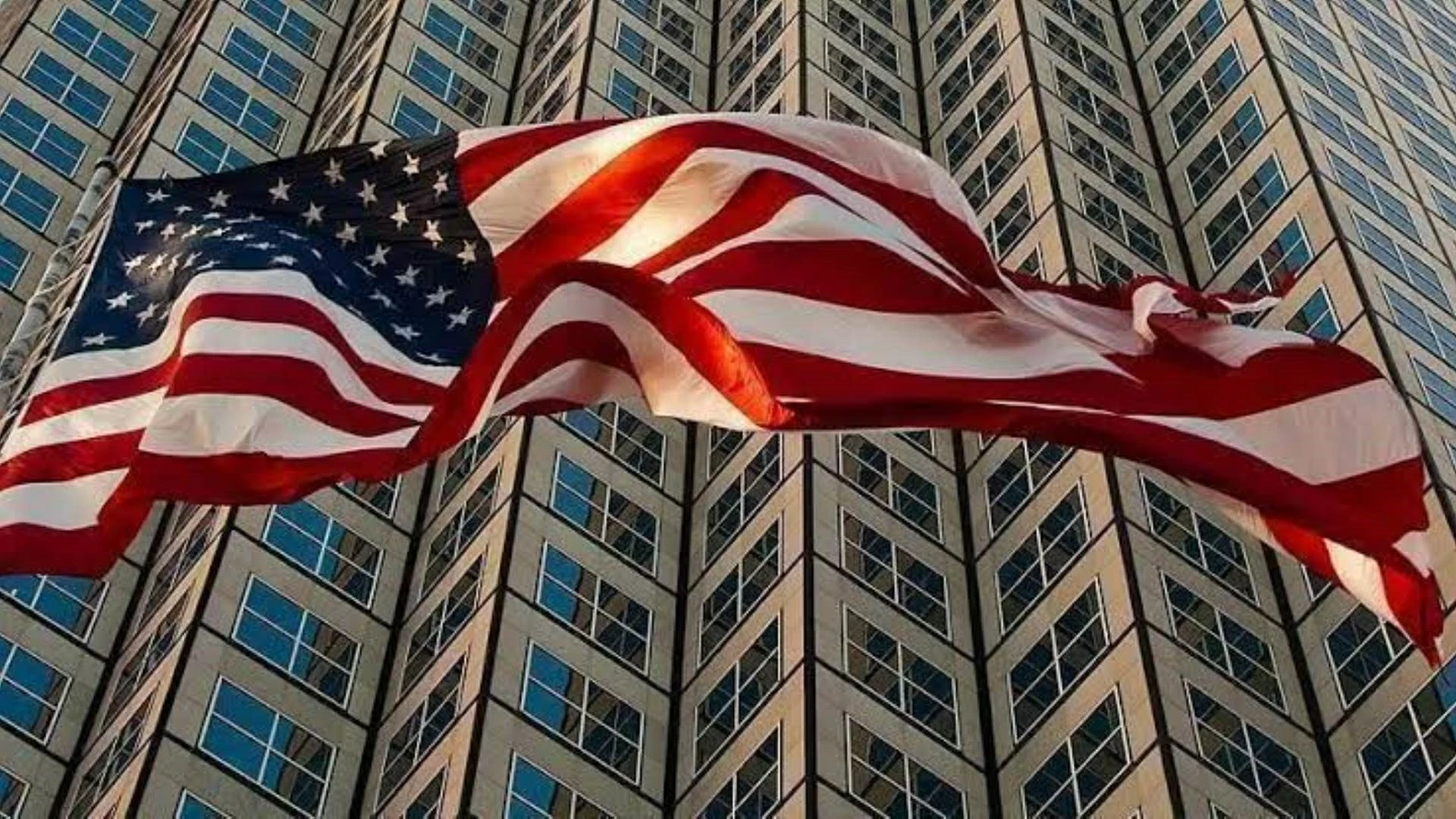 الدين القوي تجاوز 31 تريليون دولار. (متداولة)