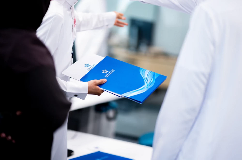 عاجل | «الصحة القابضة» تبدأ الصرف.. مليارا ريال مكافآت لـ27,000 موظف انتقلوا إلى «التجمعات» 