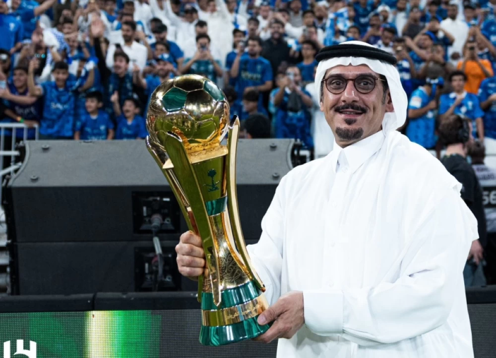 مصادر «عكاظ»: إدارة الهلال أمام مفترق طرق.. الاستمرار أو التنحي