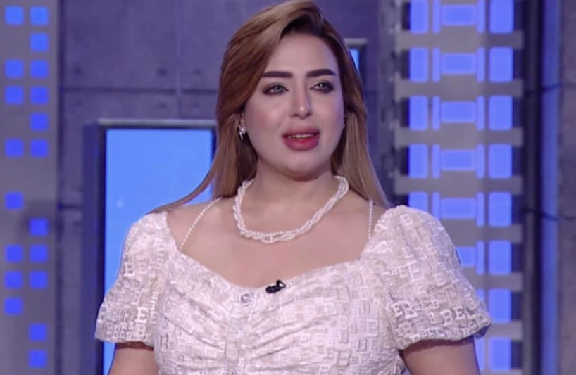 المذيعة المصرية منى العمدة في أحد البرامج التلفزيونة