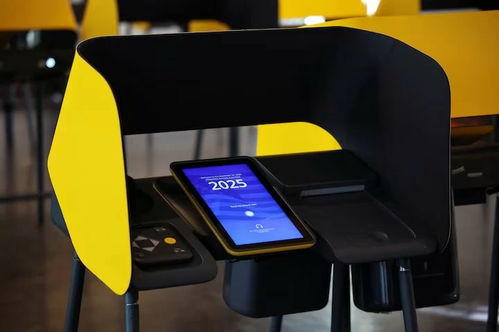 مخاوف من فوضى انتخابية بعد تحركات داخل إدارة ترمب ضد أنظمة التصويت